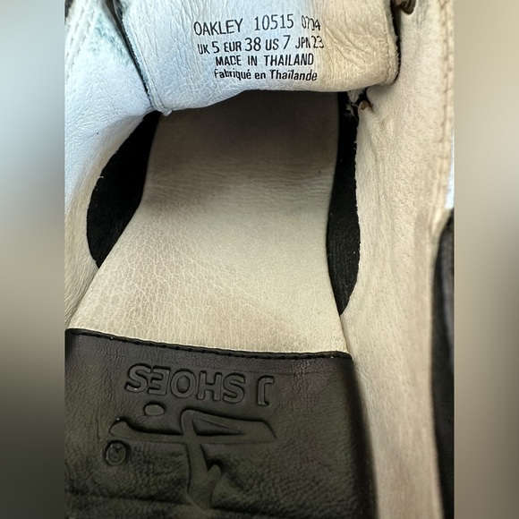 J Shoes Oakley 2 Wingtip Pumps Leather Retro Heels US 7 EU 38 B16 - Picture 10 of 11